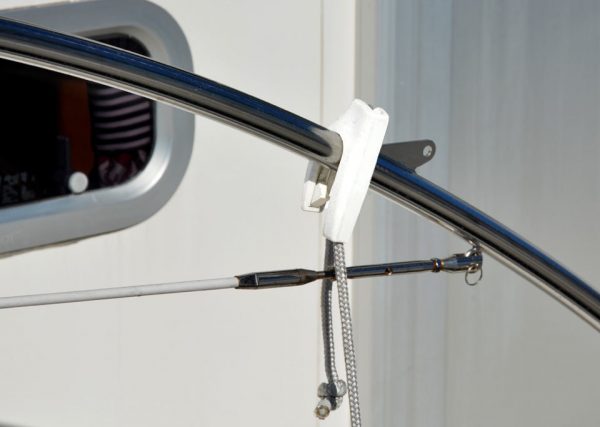 Fend-Fix XXL – fenderholder til store rør (2-pack) – produktfoto | SejlStrøm