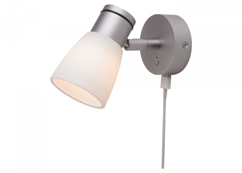 PREBIT R1 - 1 LED - påbygningslampe USB / mat krom, kridhvidt glas - SejlStrøm